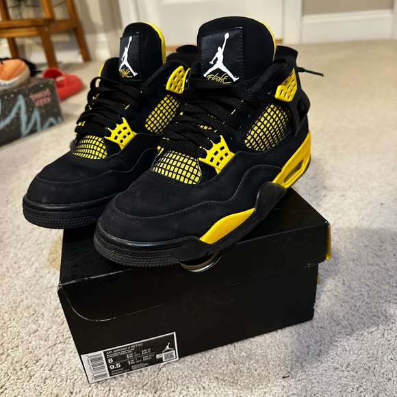 Jordan Other - Jordan 4 Retro Thunder Black and Yellow men’s size 8